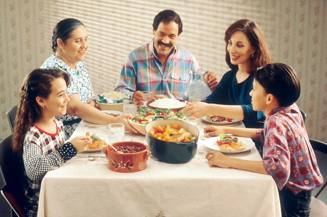 healthy family dinner